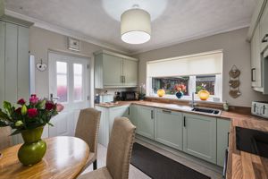 Photo 25- click for photo gallery